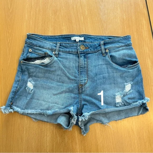 American Eagle and STS blue jean shorts bundle of 3 pairs - Picture 2 of 7